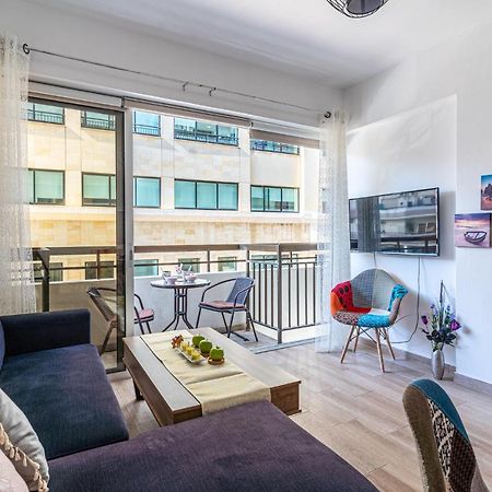 Berries 1-Br Apt In ラルナカ エクステリア 写真