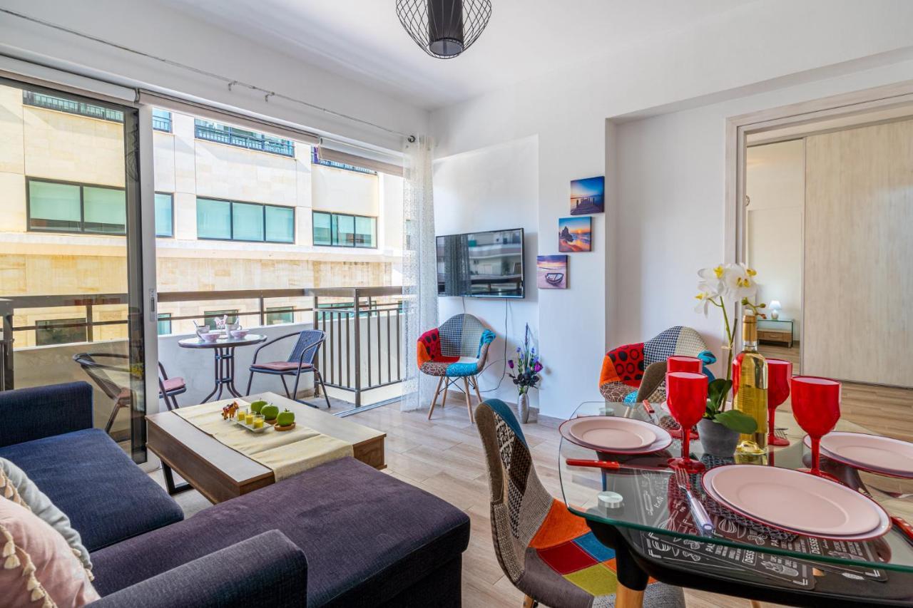 Berries 1-Br Apt In ラルナカ エクステリア 写真